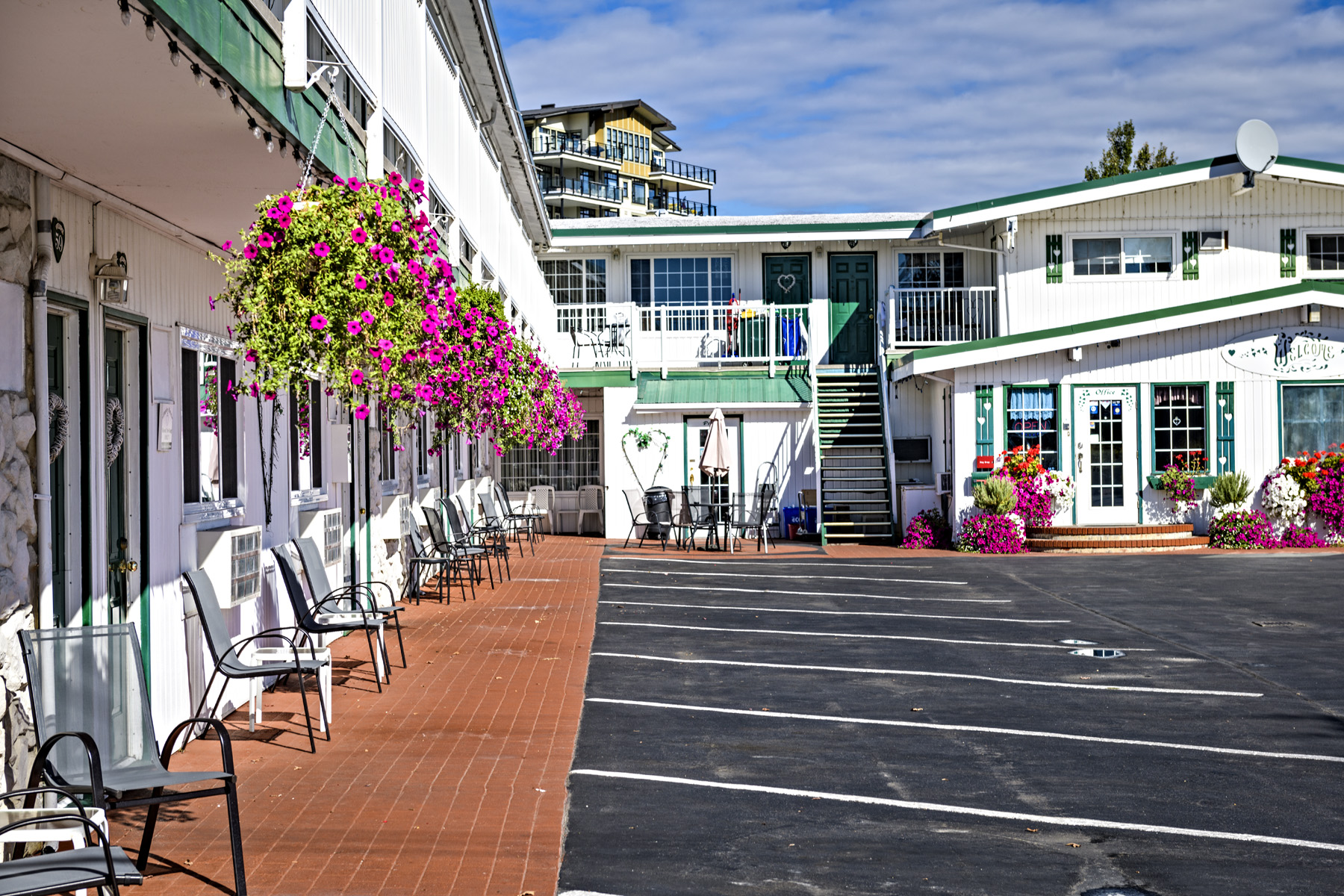 Empire Motel