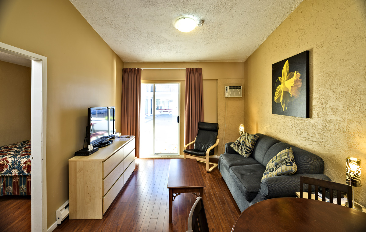 Riverside Motel