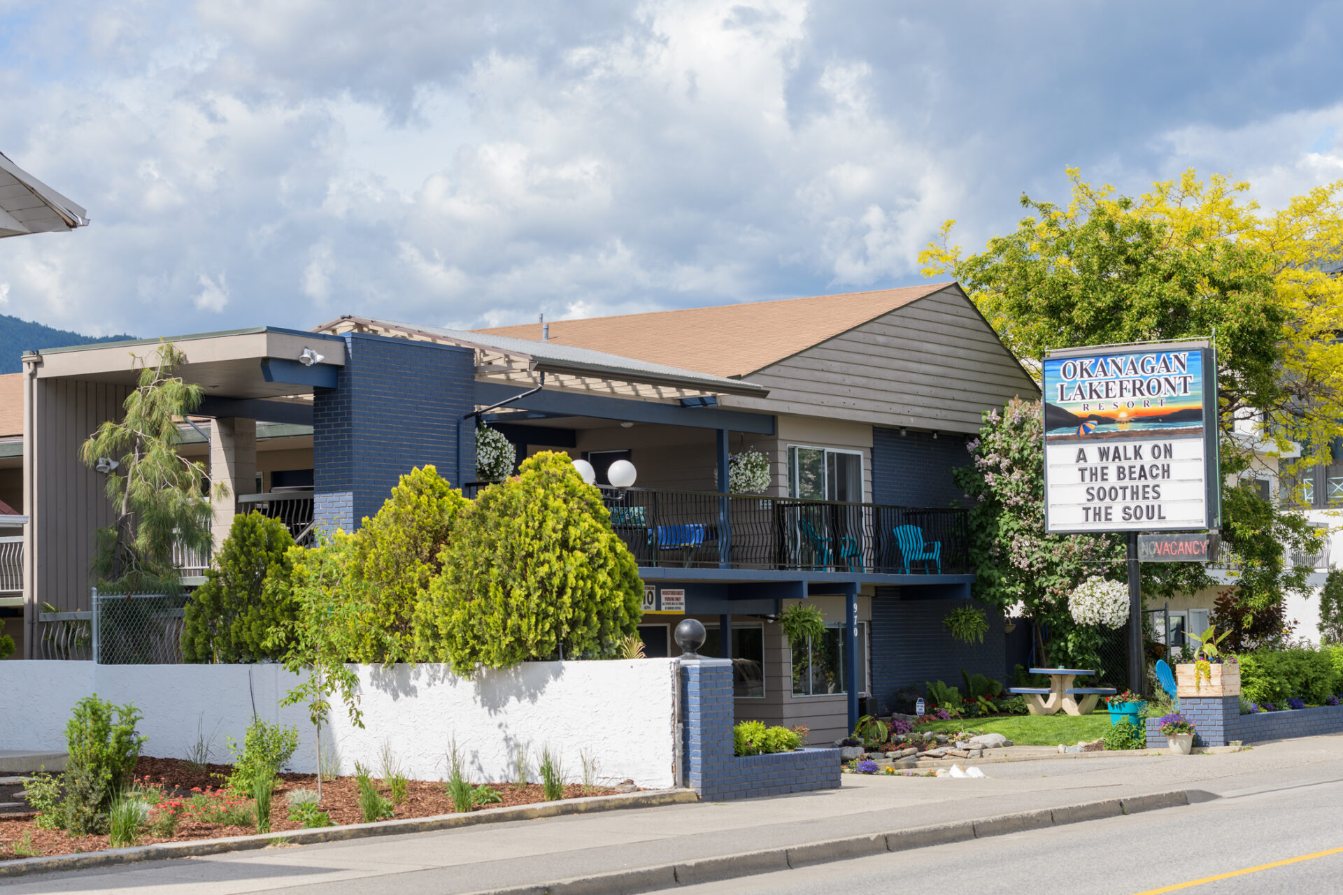 okanagan lakefront resort exterior view of resort