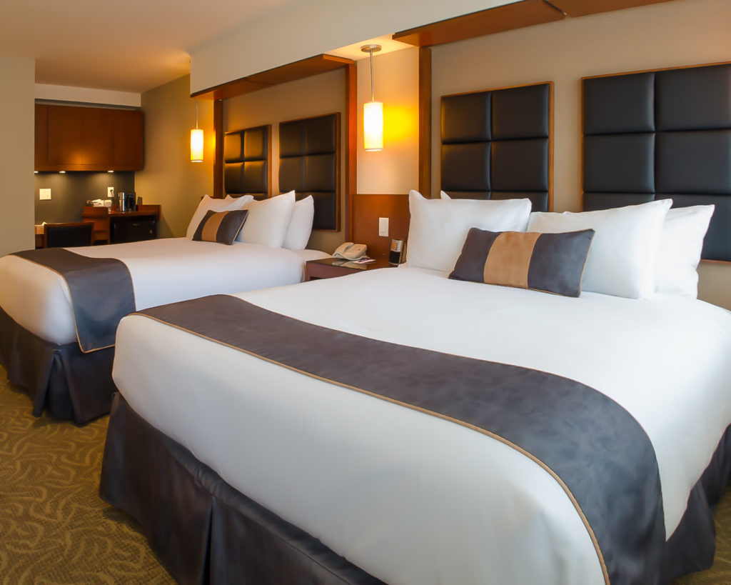 Coast Penticton Hotel superior queen bed room with 2 beds