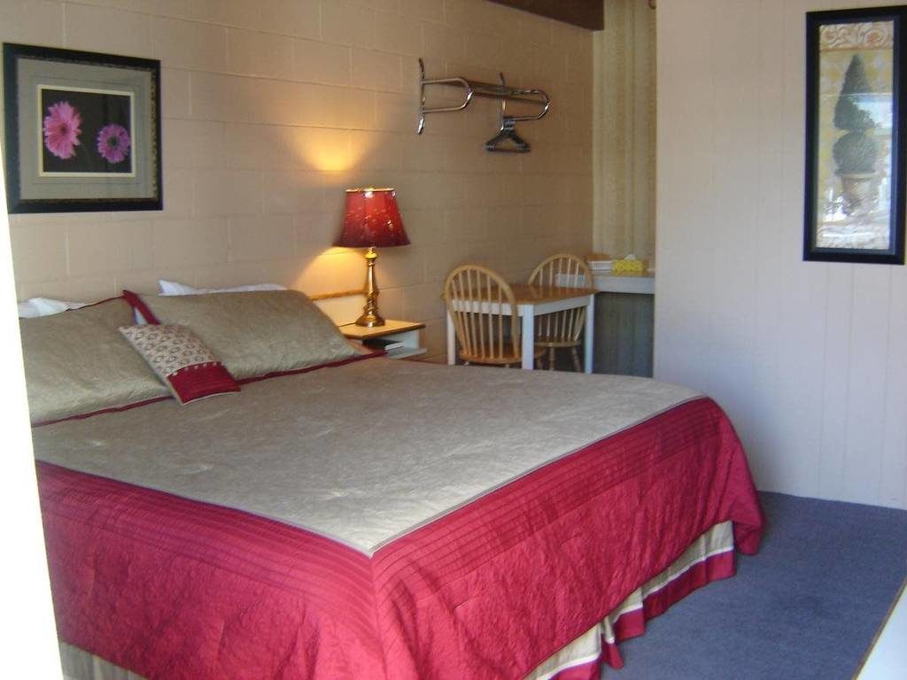 Flamingo Motel