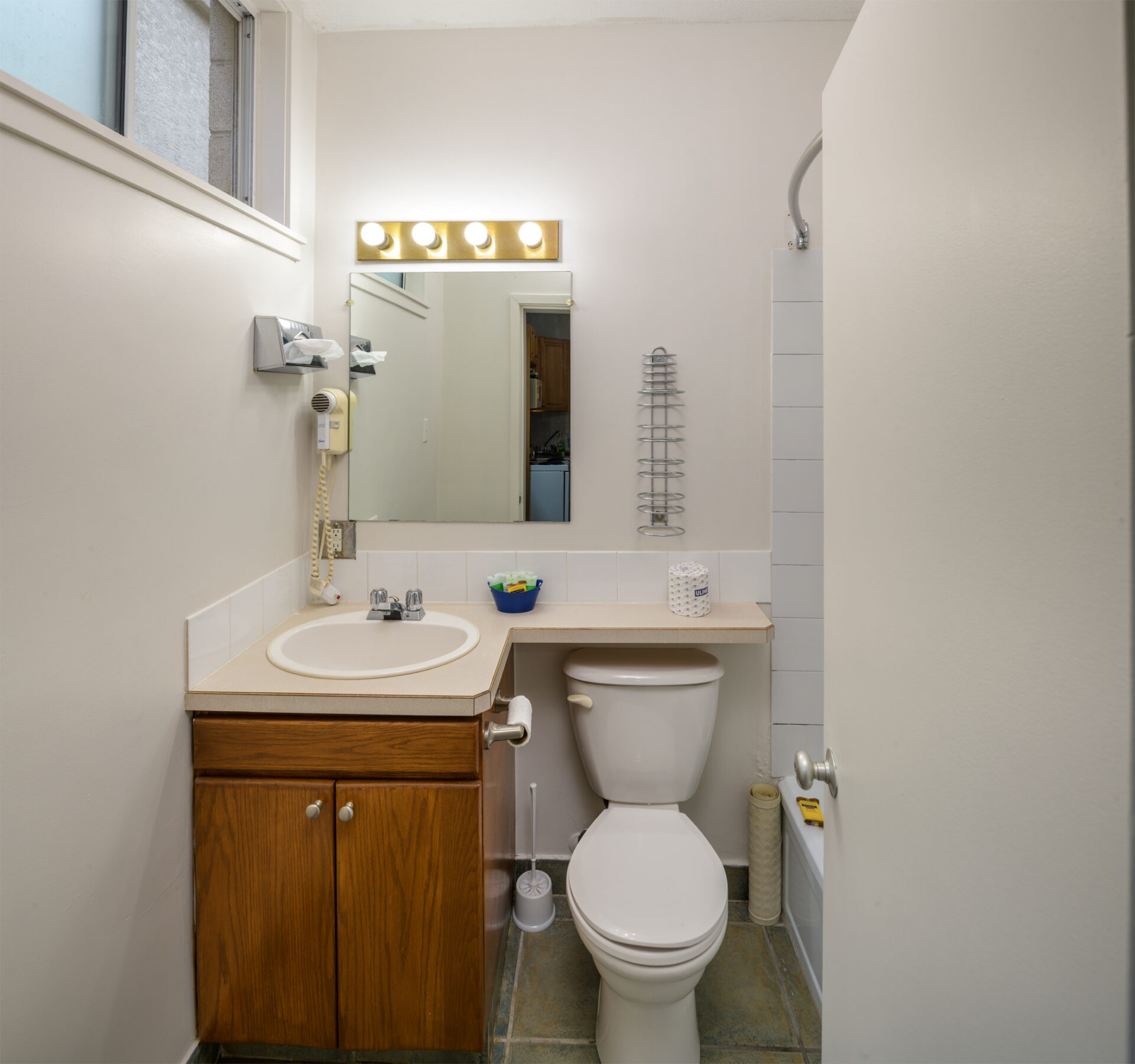 spanish villa motel bathroom