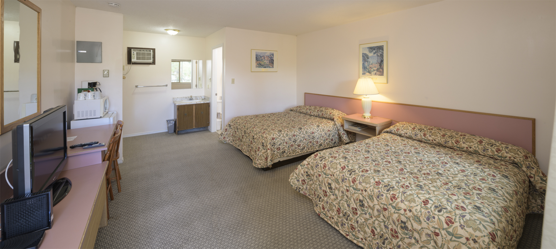beachside-motel double beds