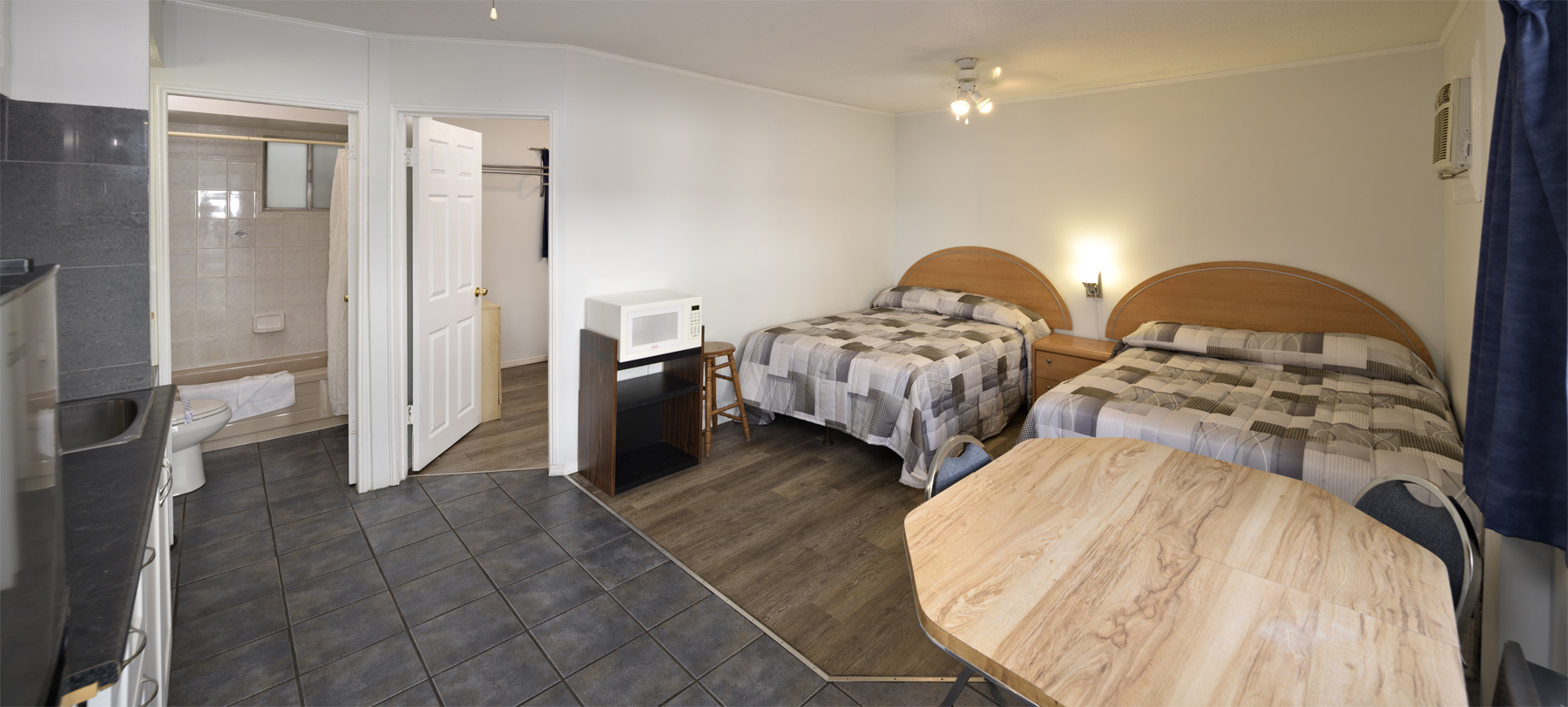 sunny-beach-motel double beds