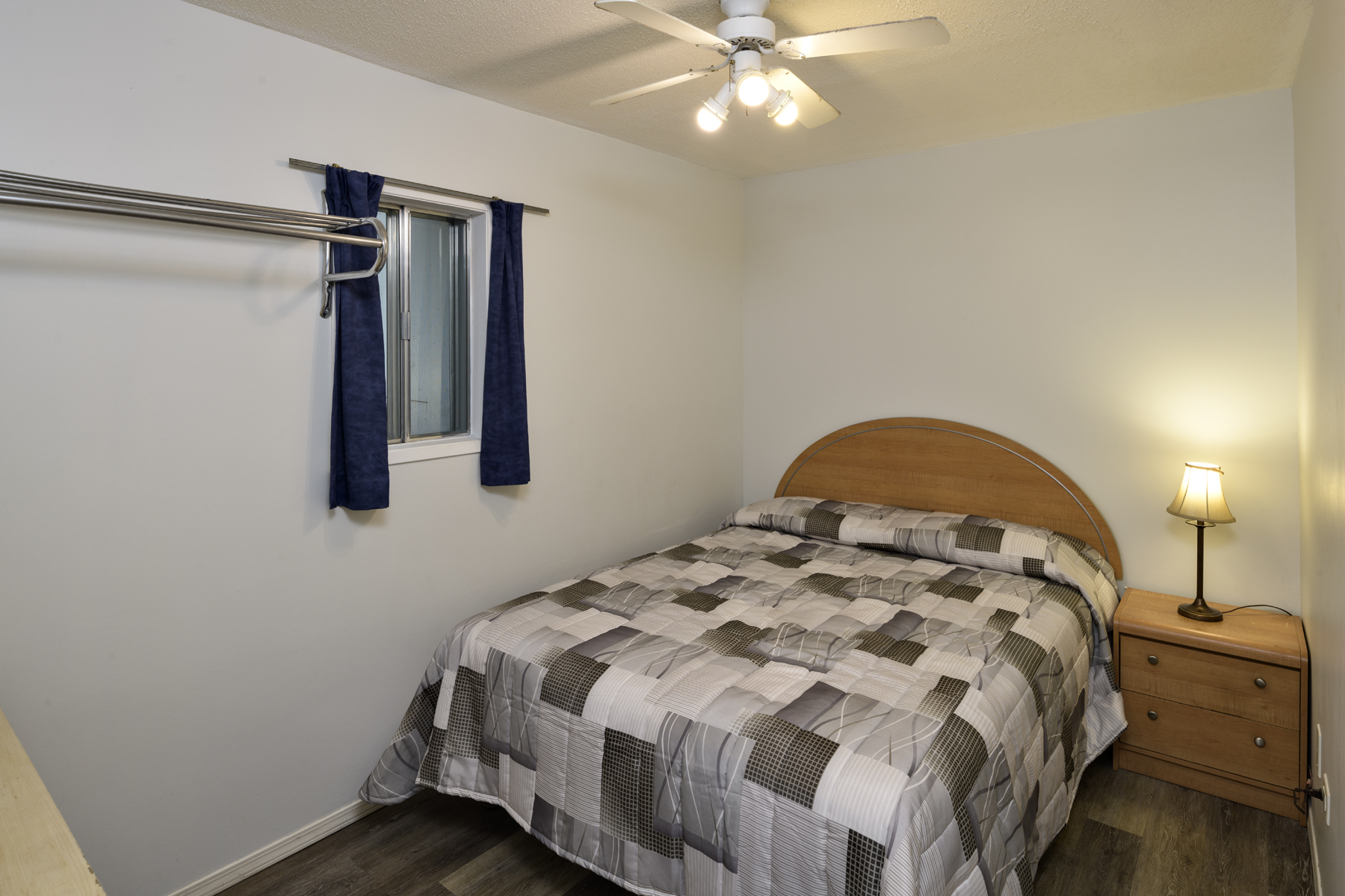 sunny-beach-motel bedroom