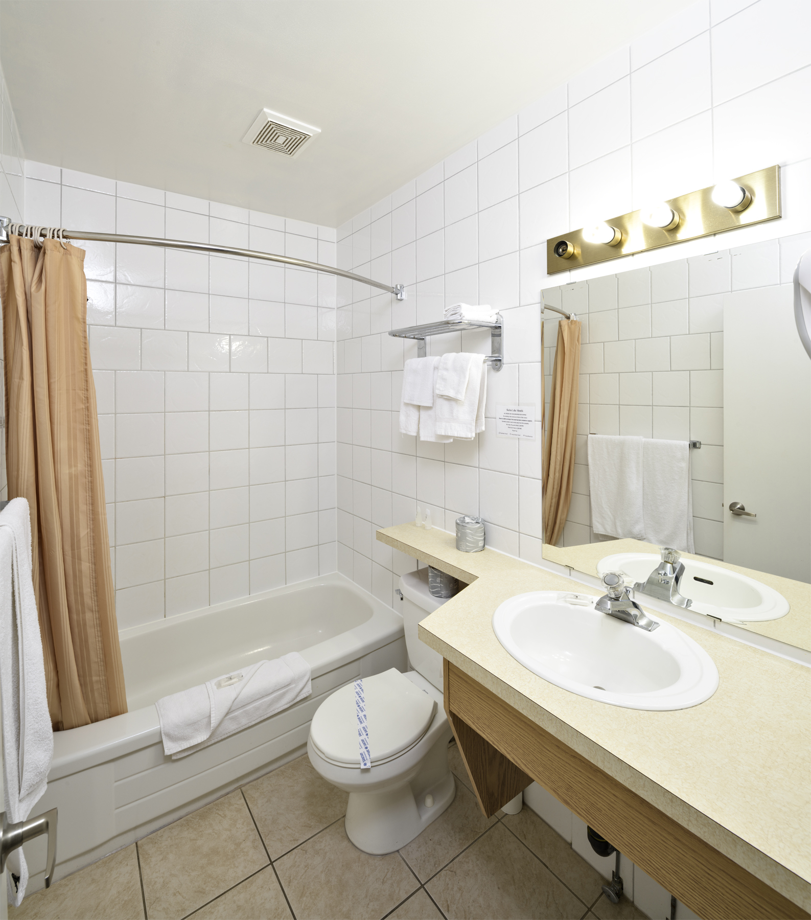 waterfront inn bathroom with shower