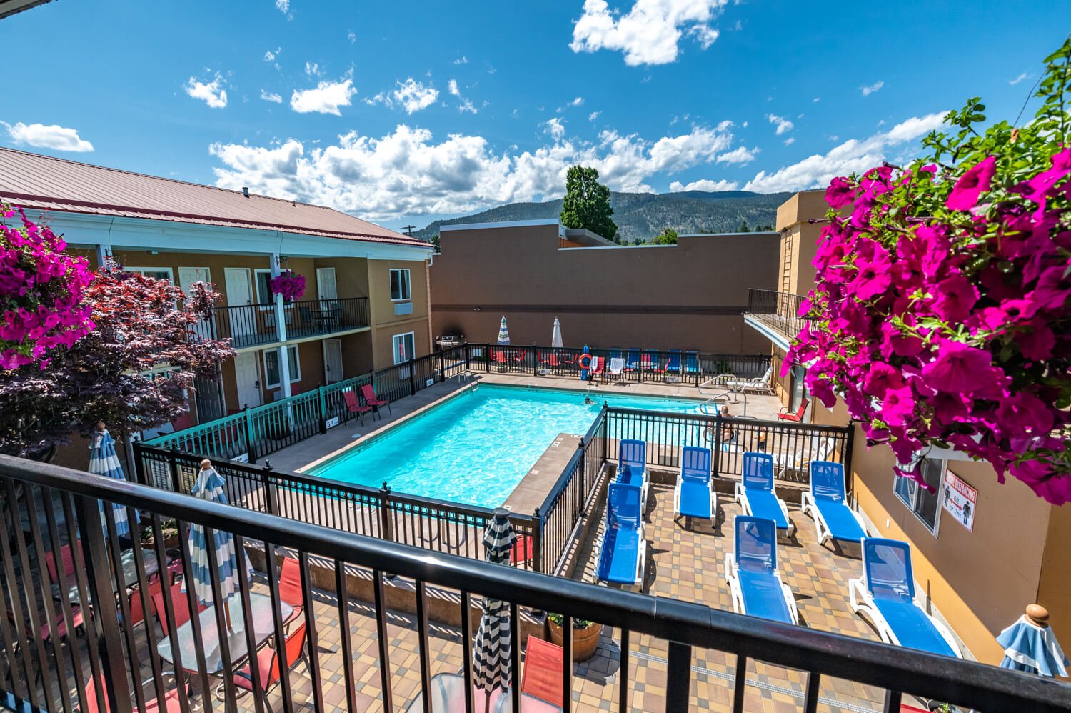 Sahara Courtyard Inn pool from balcony