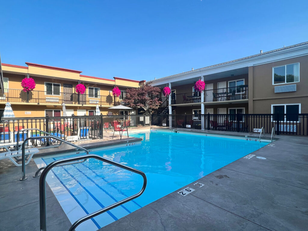 Sahara Courtyard Inn outdoor pool