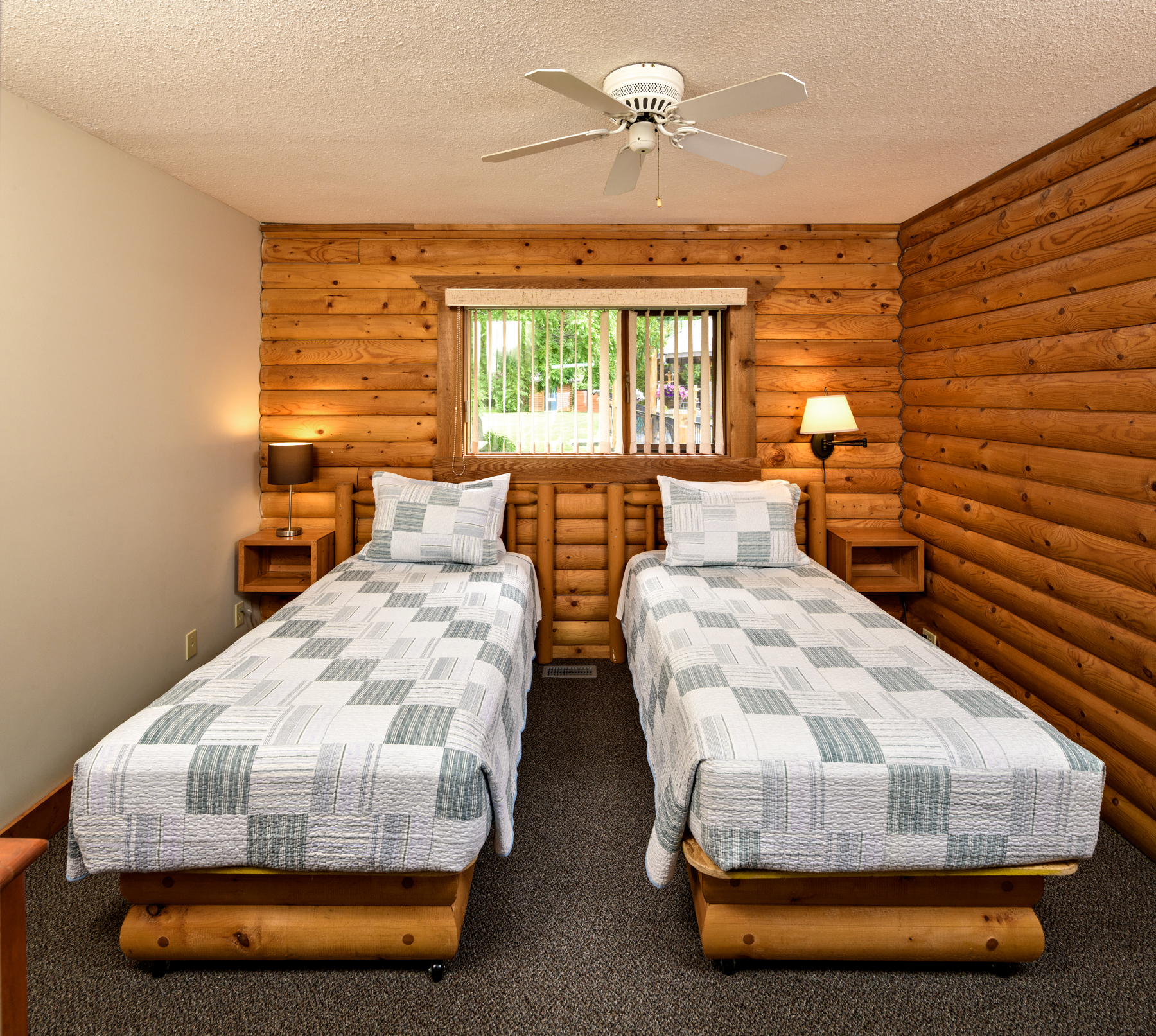 sandy beach lodge cabin bedroom two twin beds