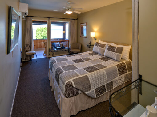 sandy beach lodge bedroom