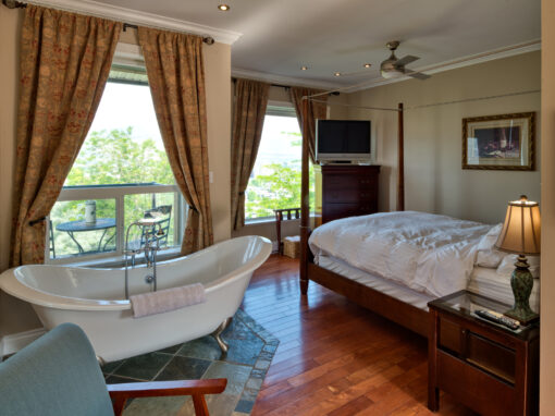 above the beach bedroom with tub