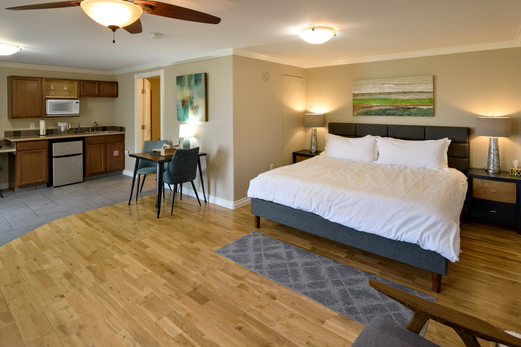 above the beach bedroom with small dining set