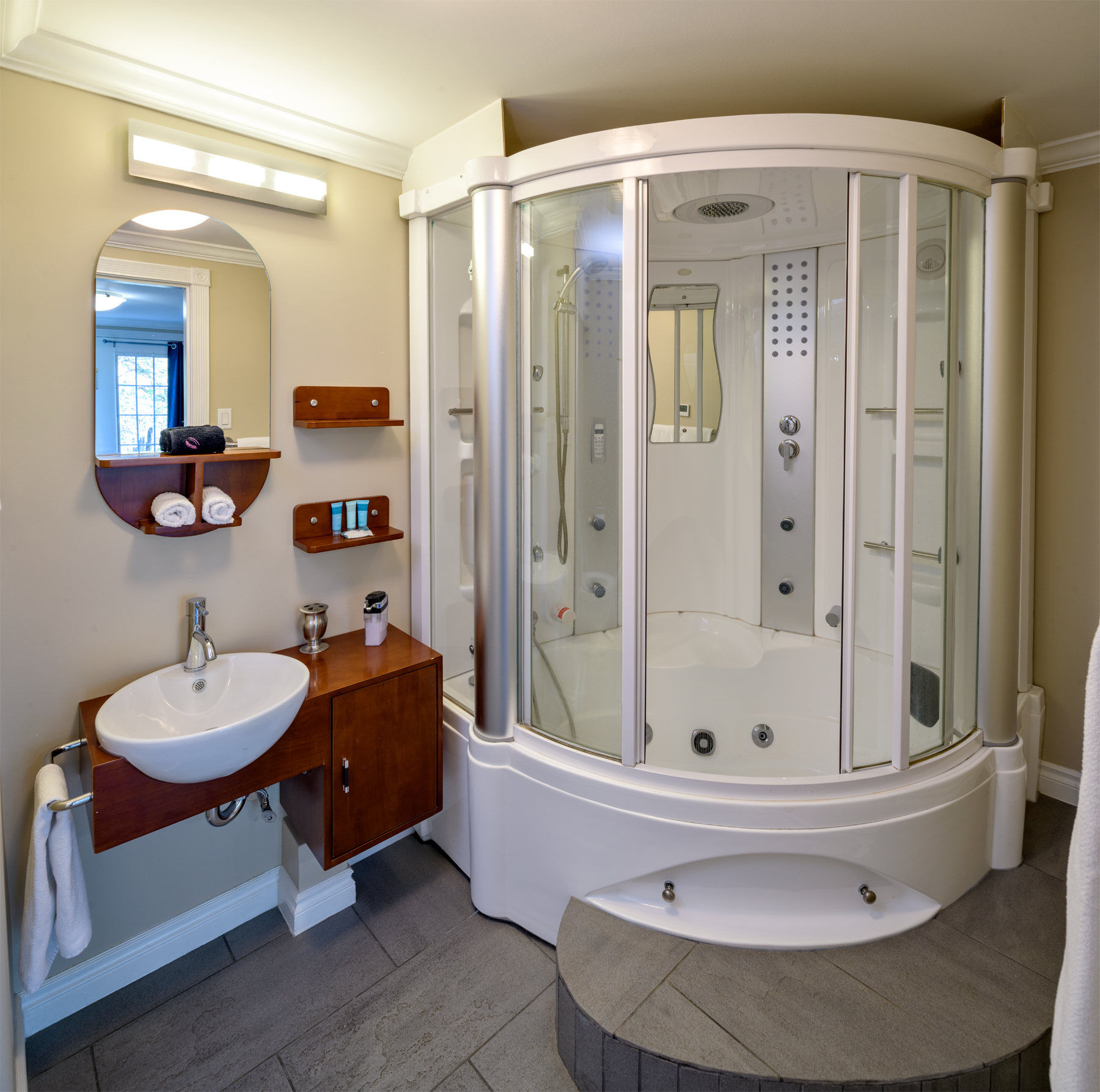 above the beach bathroom with shower