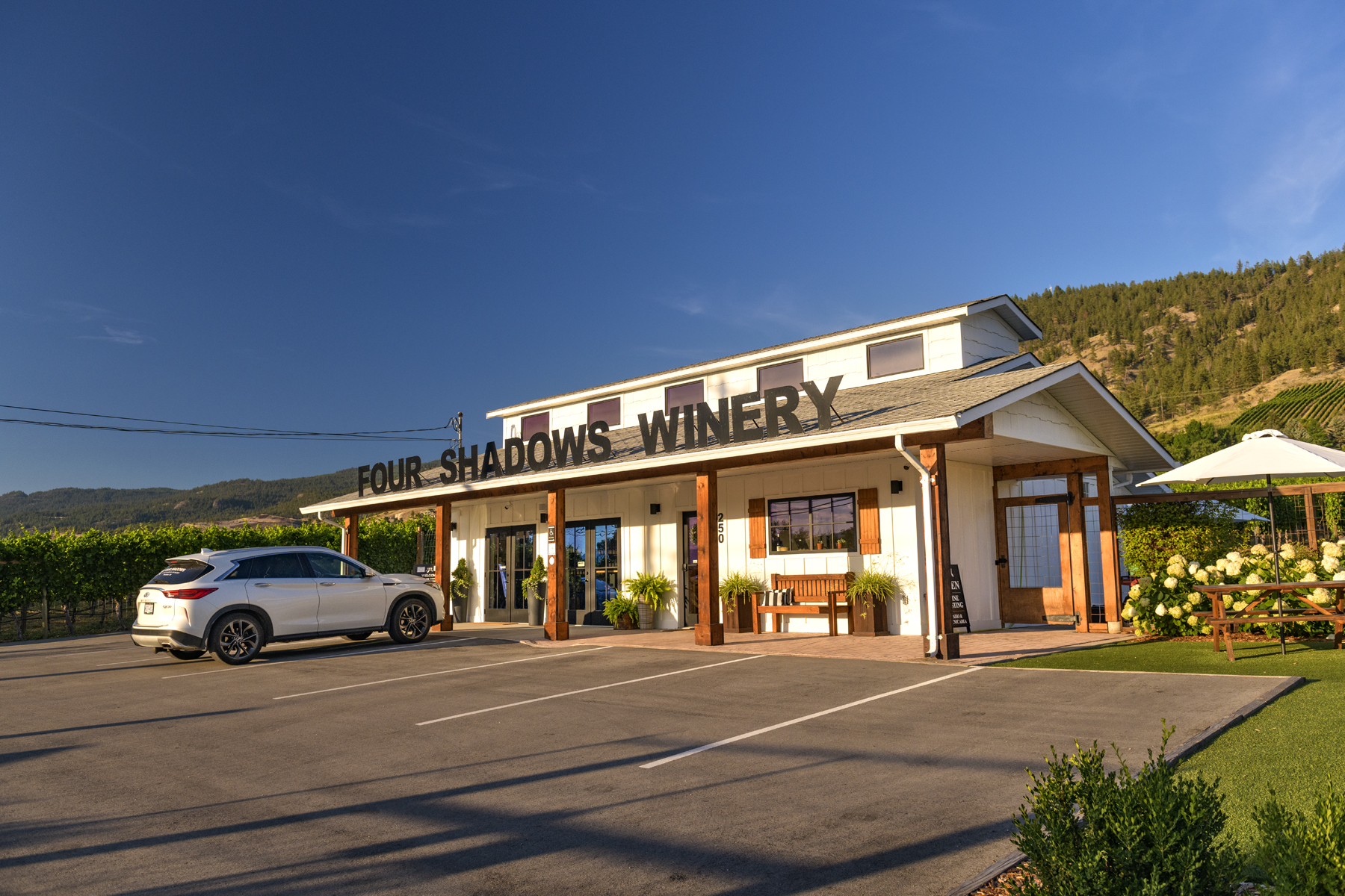 four shadows winery exterior