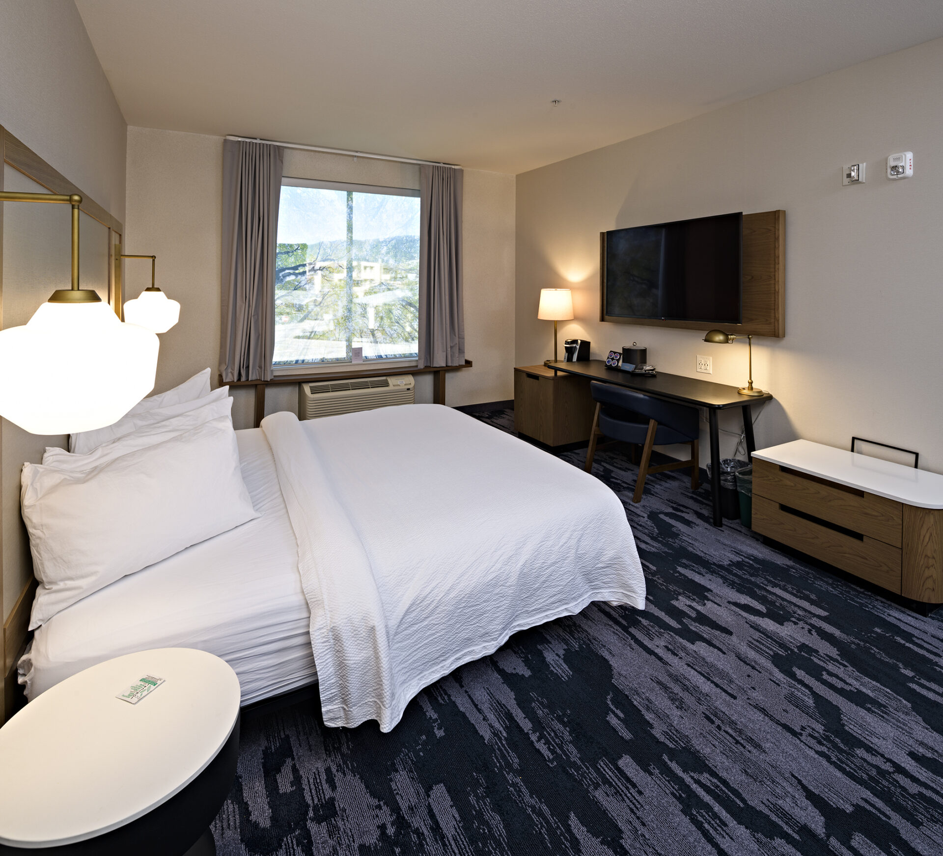 fairfeld marriott penticton bedroom