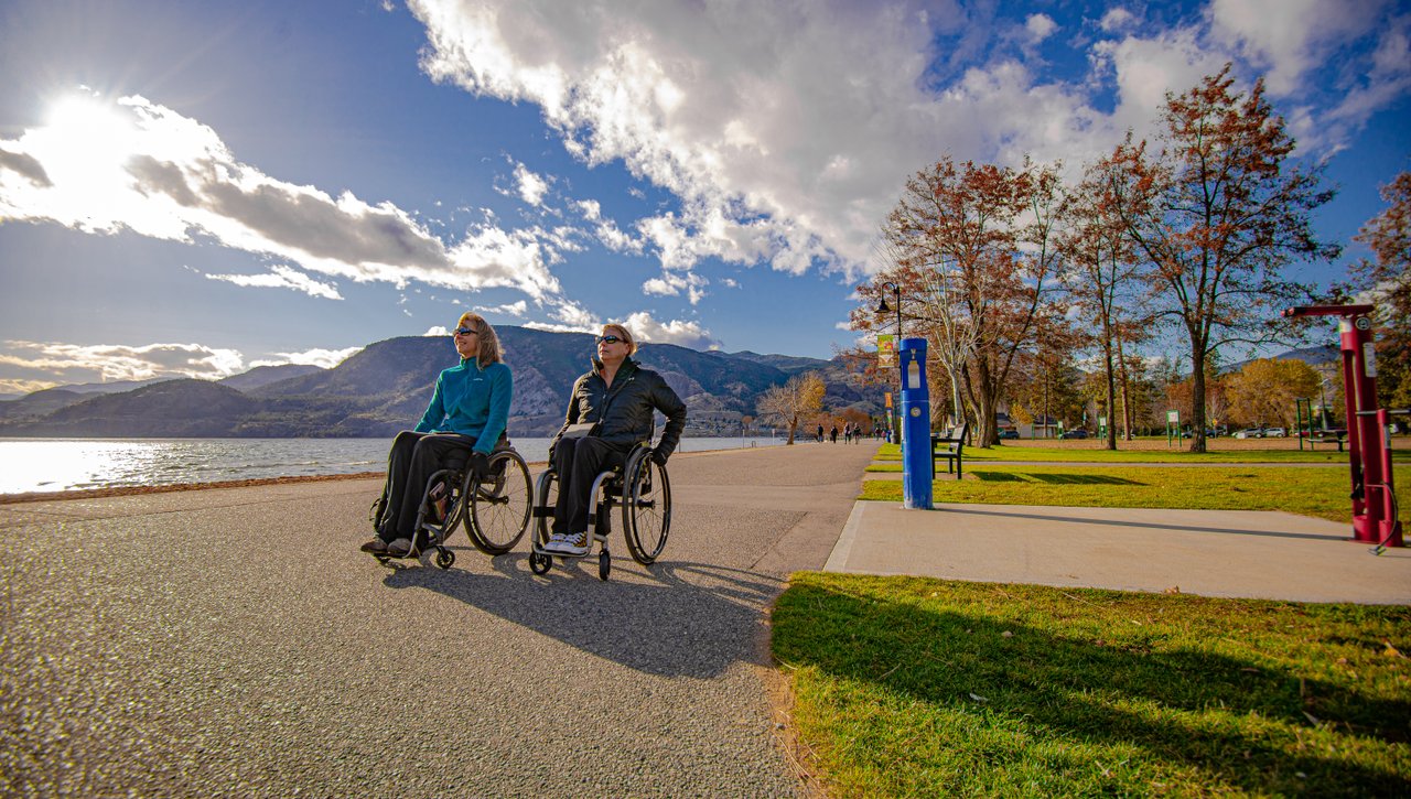 accessible tourism wheelchairs on skaha promeande fall views