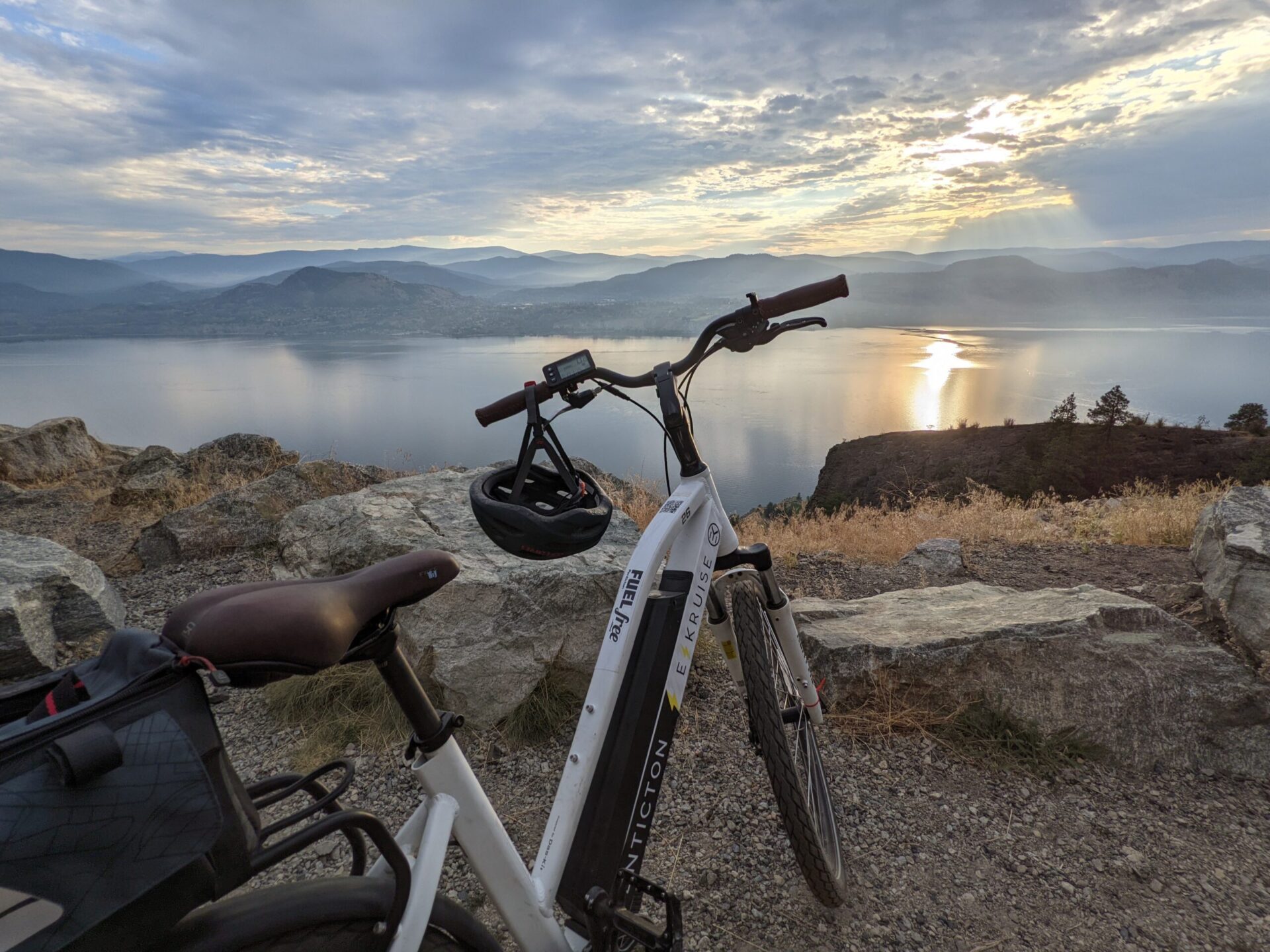 penticton ekruise bike at little tunnel