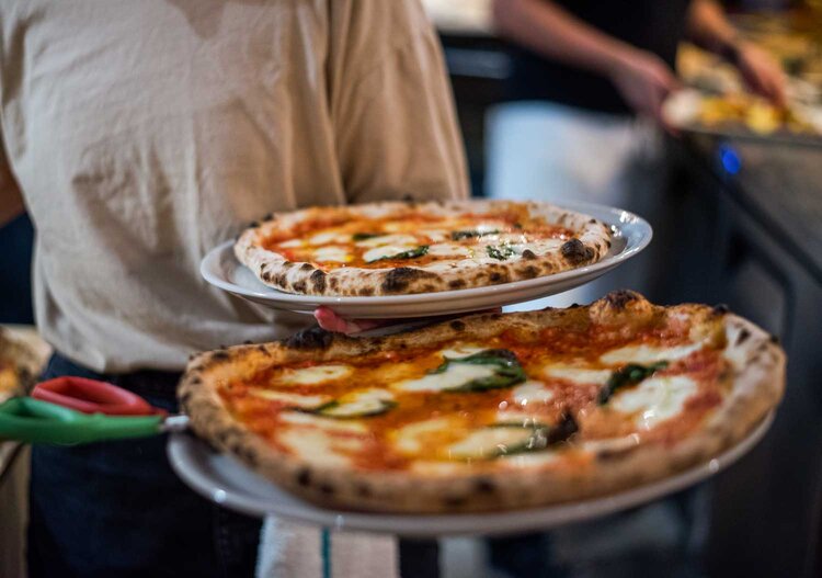 tratto serving 2 pizzas