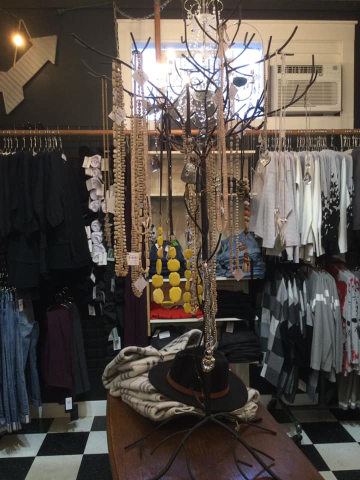shades of linen displays