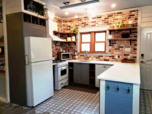 Neighbors Penticton Guest House kitchen
