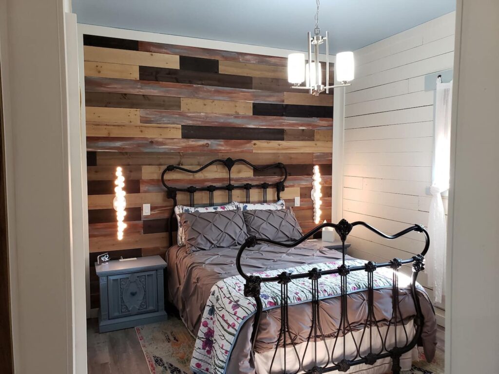 Neighbors Penticton Guest House bed bedroom