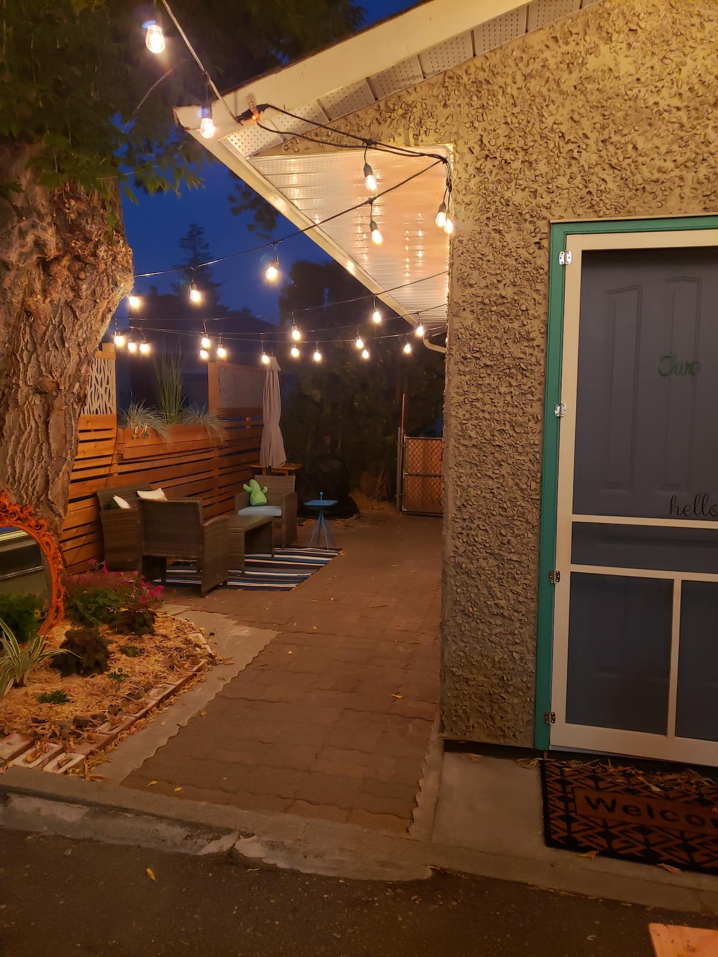 Neighbors Penticton Guest House outside entry