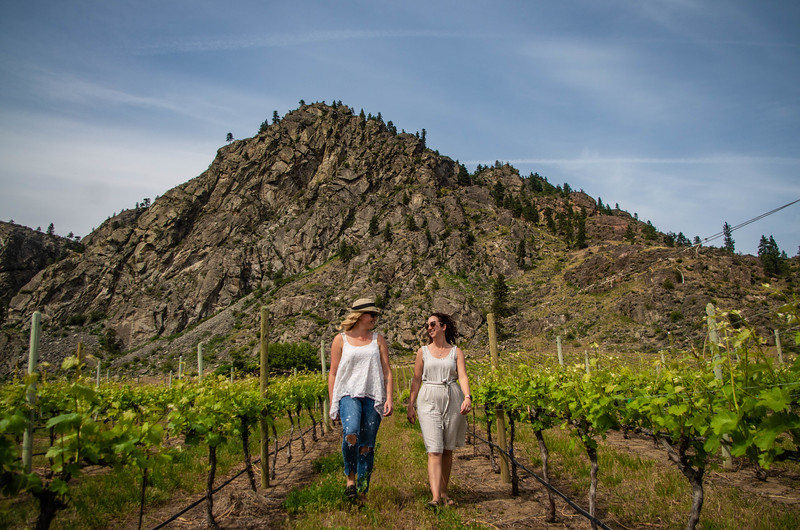 oowa 2 ladies in vineyard