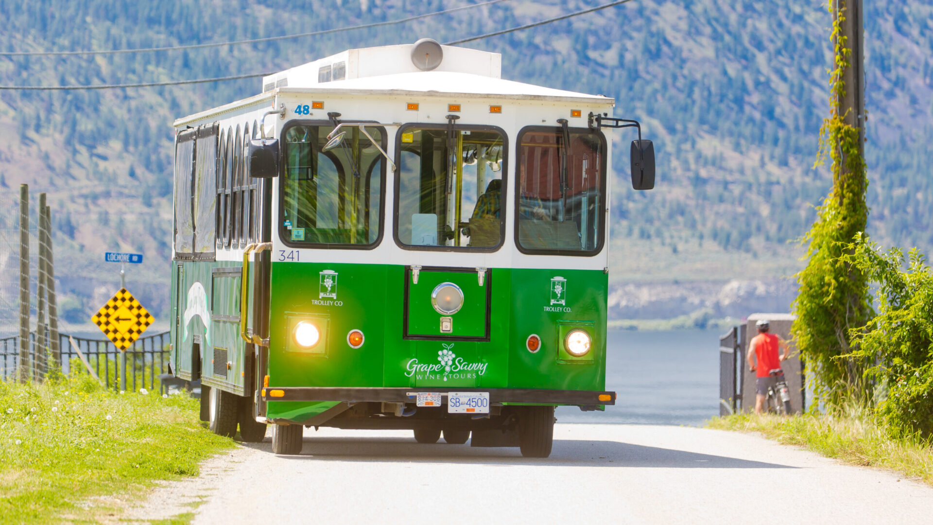 Grape-Savvy-Trolley on the naramata bench