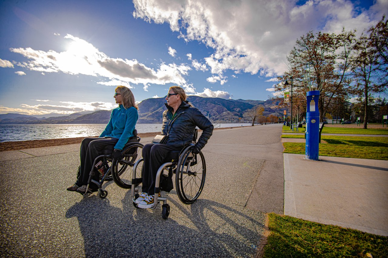 Accessible Tourism - accessible pathways and walkways along the lake in Penticton