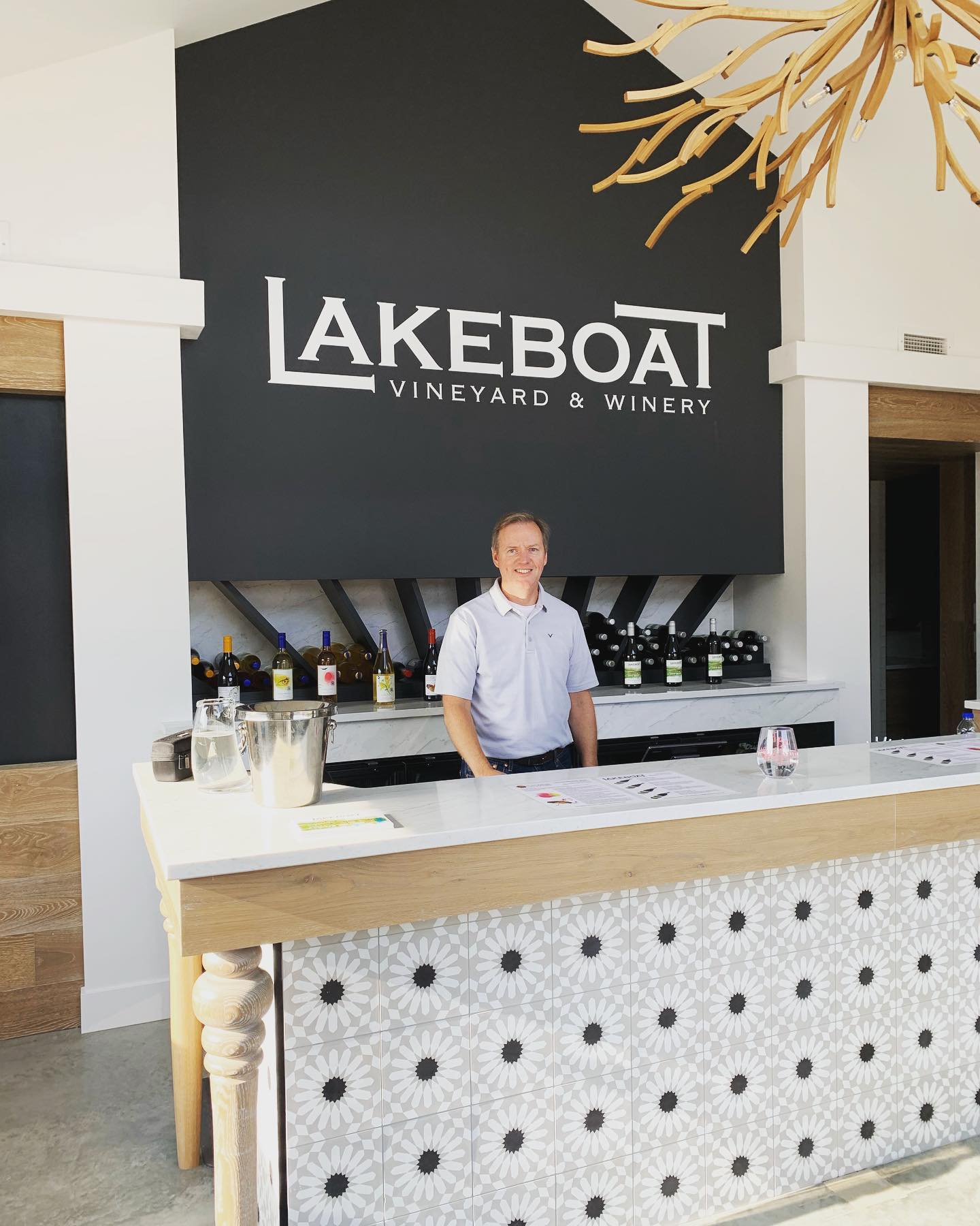 welcome to Lakeboat winery