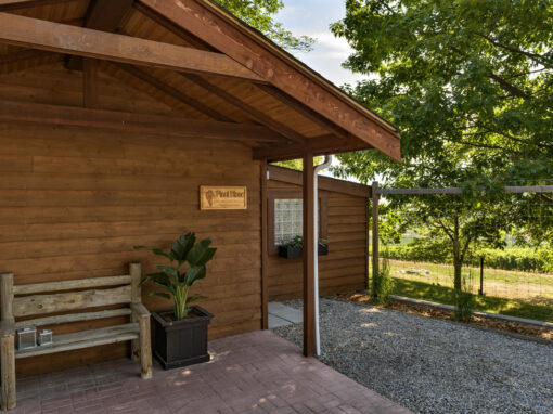 Four Shadows Pinot Gris Guest House exterior