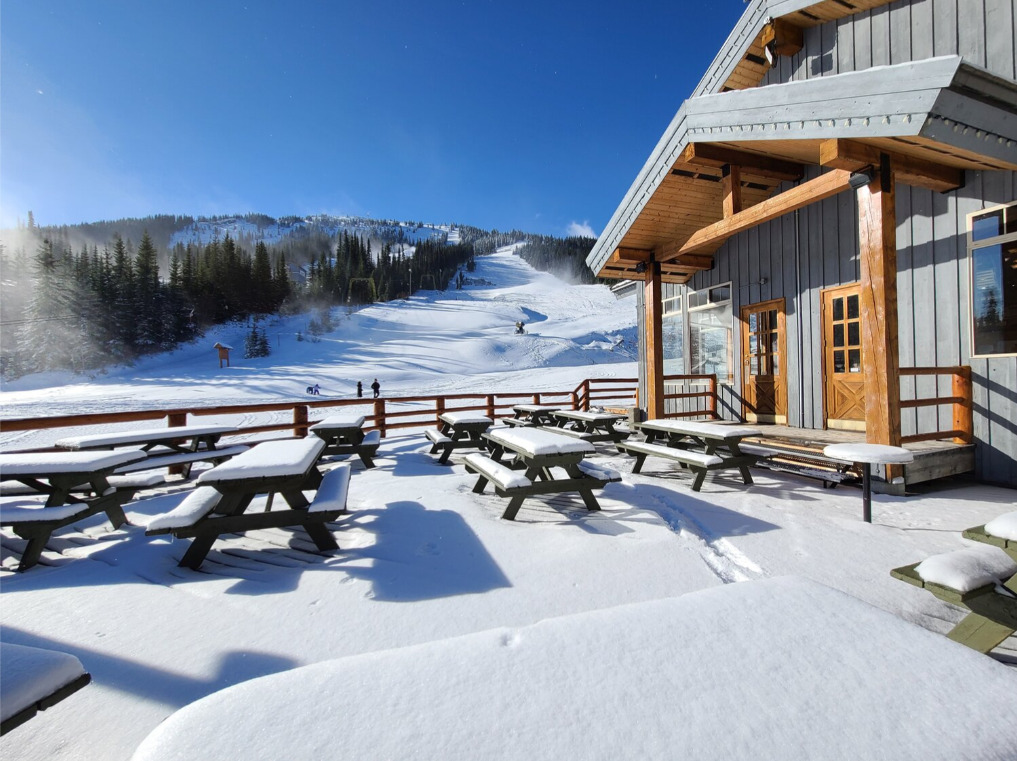 Gunbarrel Saloon winter patio apex views
