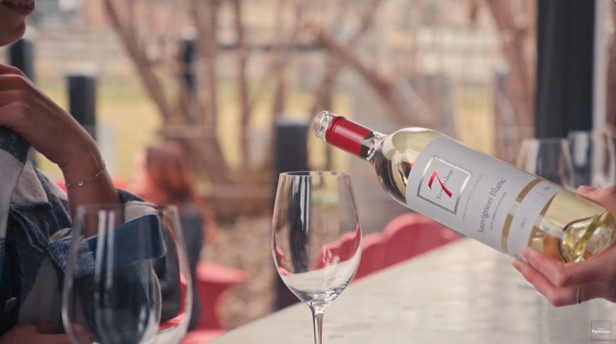 township 7 wine pour in winter