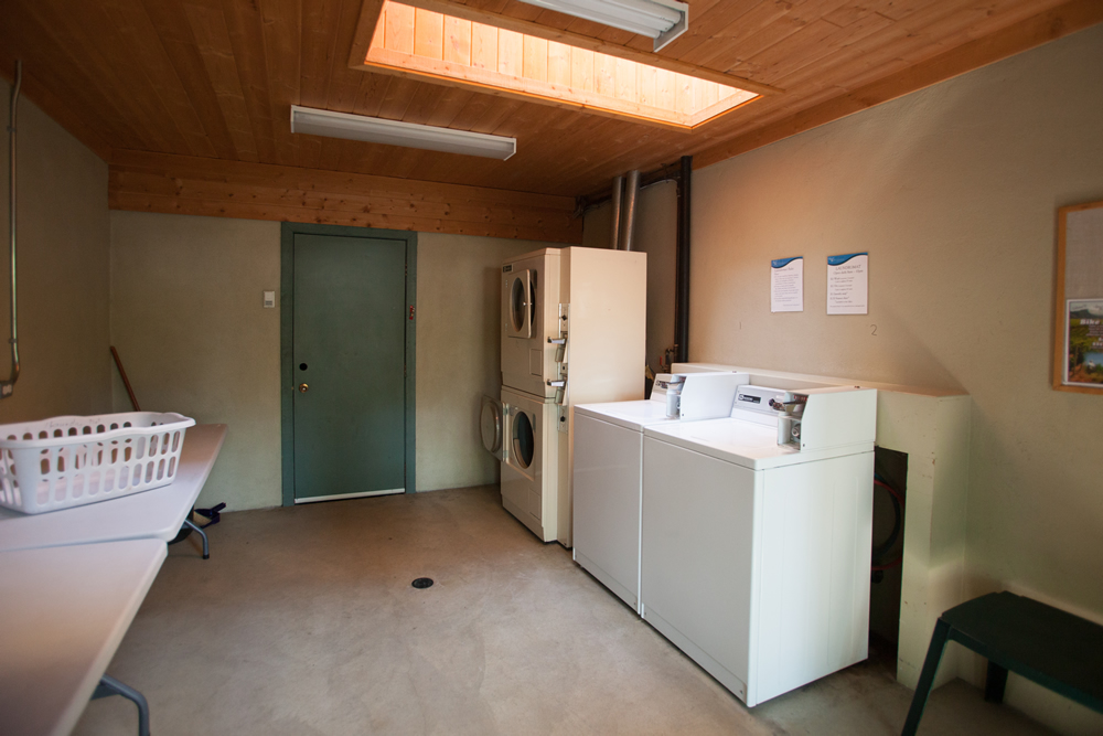 The Lakeside Resort coin laundry