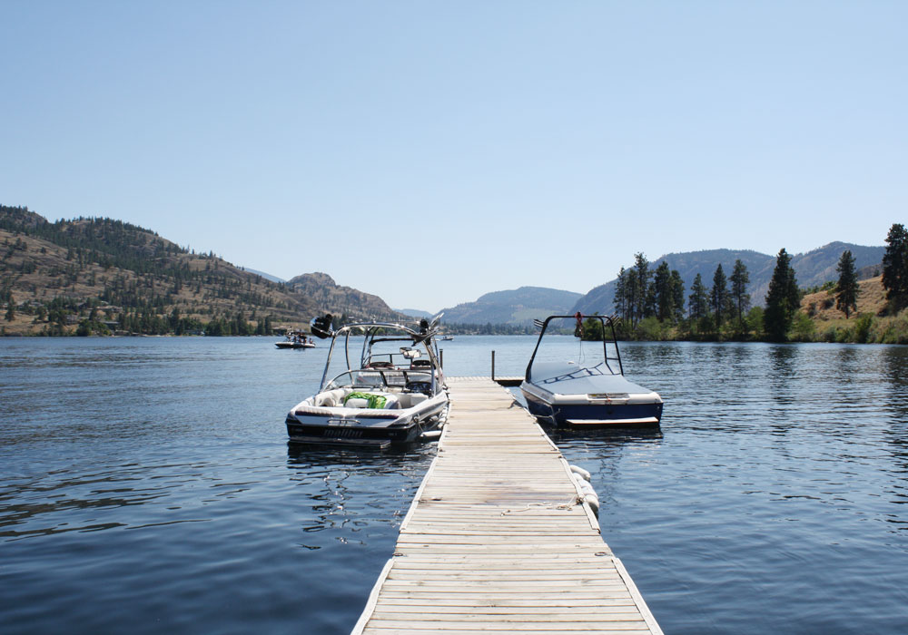 Ponderosa Point dock with 2 boats
