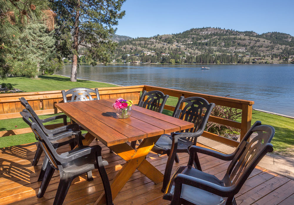 Ponderosa Point cabin patio