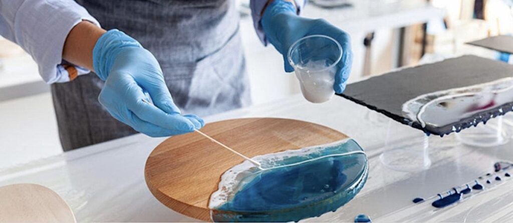 Resin Art Workshop at Sociale in Penticton - Crafts