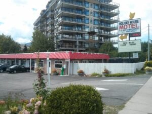 Holiday House Motel